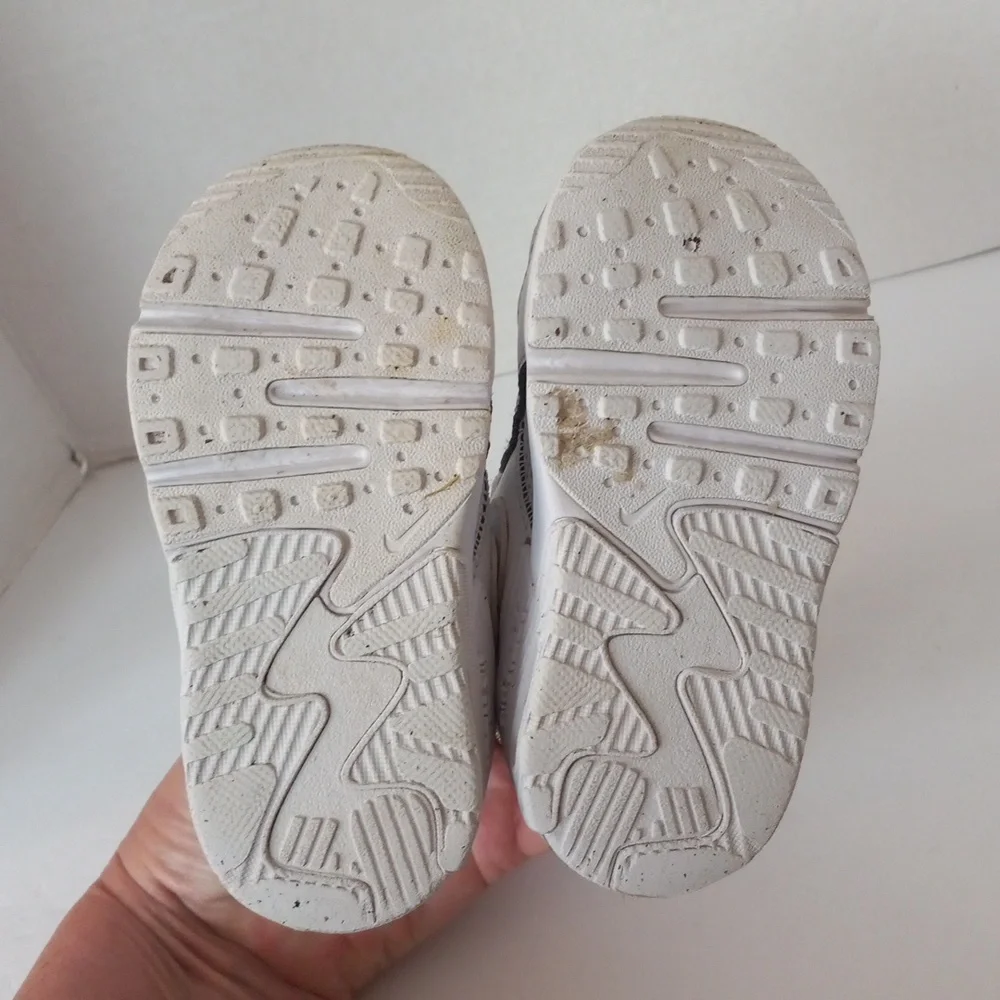 Nike Air Max Child size 6 slip on sneakers